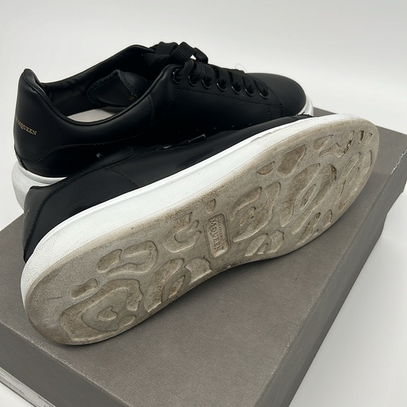 Alexander McQueen “Larry” Sneaker black/white - Picture 9 of 9